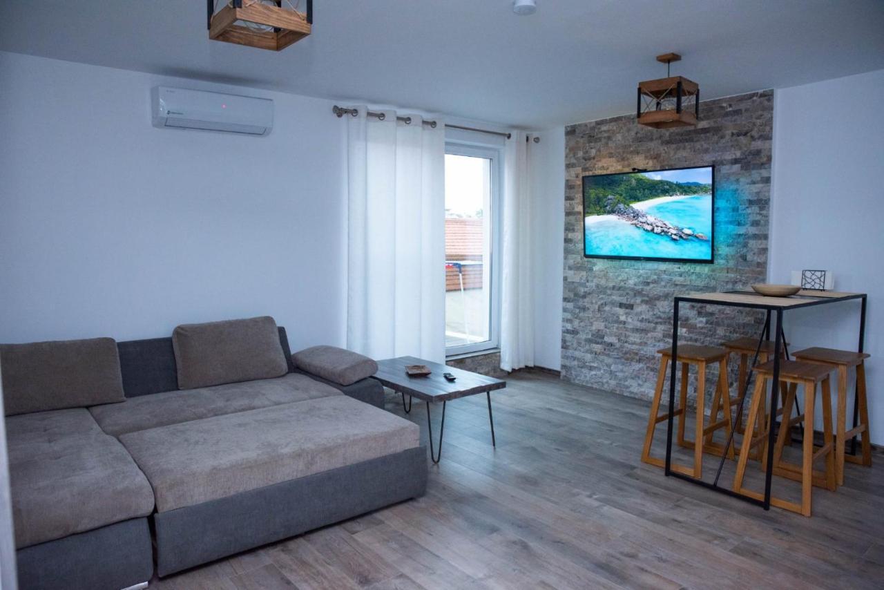 Green Apartments Oradea Εξωτερικό φωτογραφία